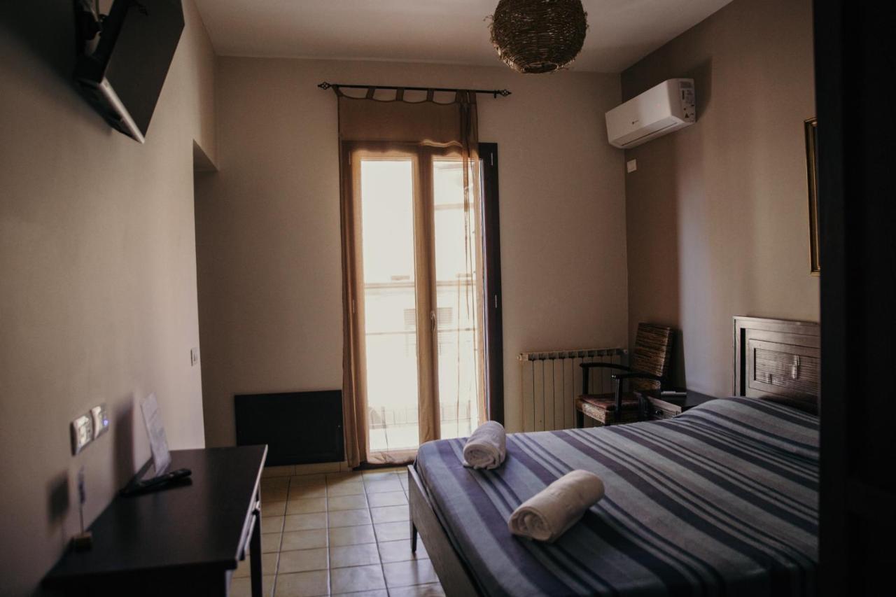 Le Antiche Colonne Bed & Breakfast Cinquefrondi Екстериор снимка