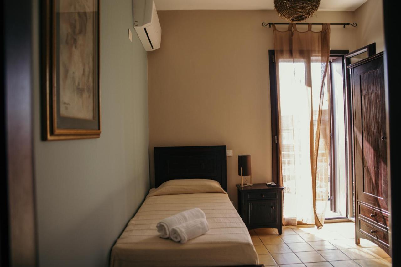 Le Antiche Colonne Bed & Breakfast Cinquefrondi Екстериор снимка